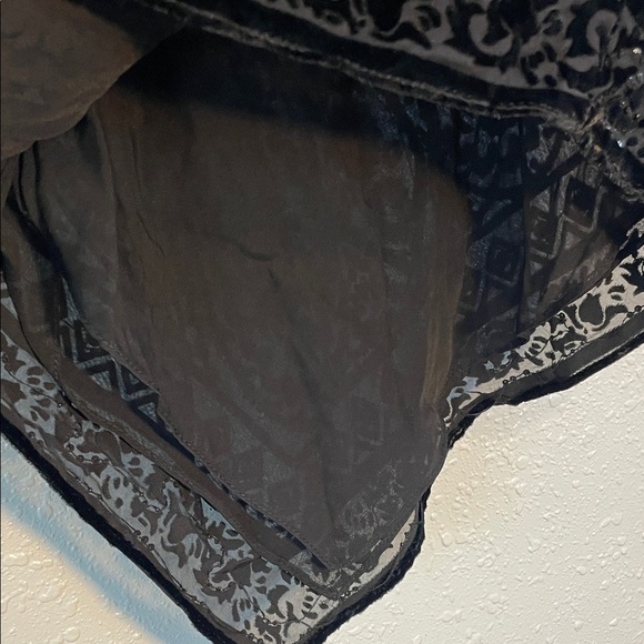 E by Eci Women’s Black Sheer Paisley Beaded Tank Top – Size 6 - Picture 15 of 16